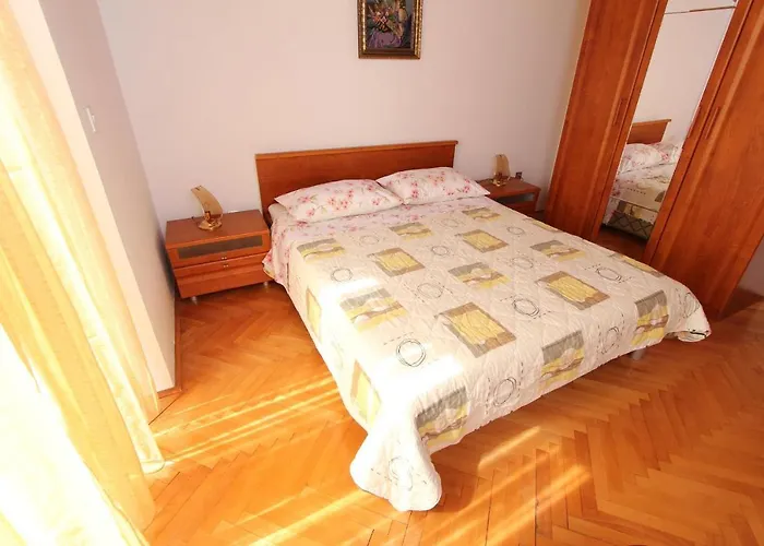 616 * Rovinj